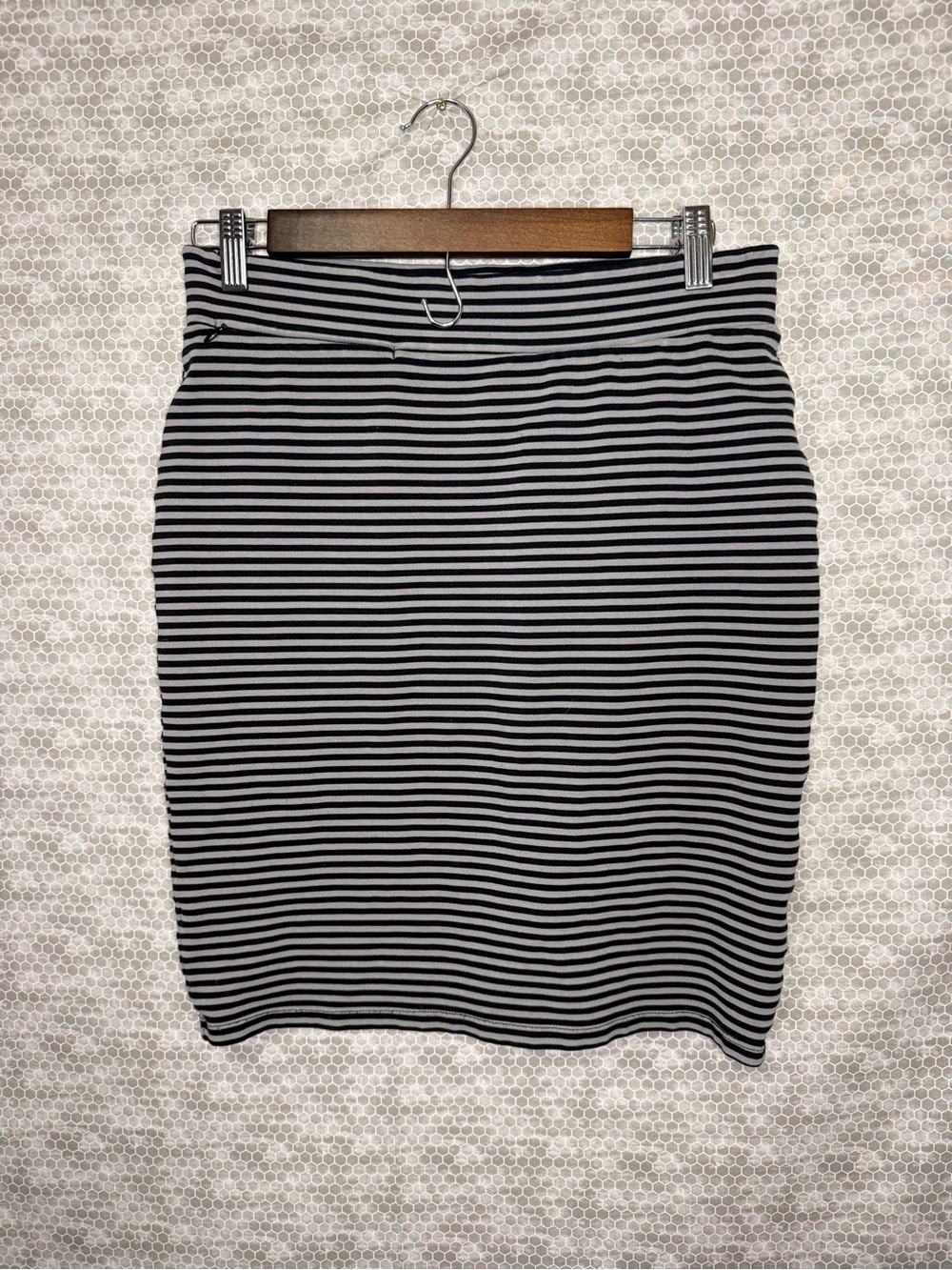 Y2K inspired Toad & Co small black and gray striped skirt